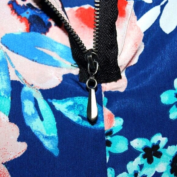 BeBop Floral Shift Dress โ Size S, Boho Spring & Summer Style, Wedding Guest Rea - Picture 6 of 7